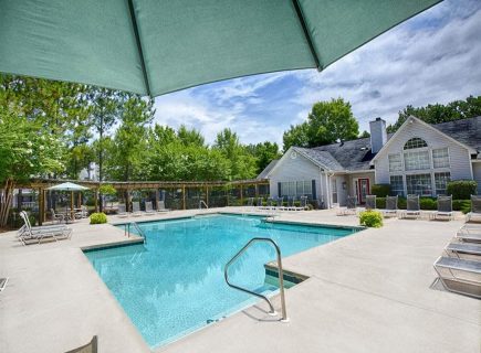 Rivermont apartments - commercial swimming pool